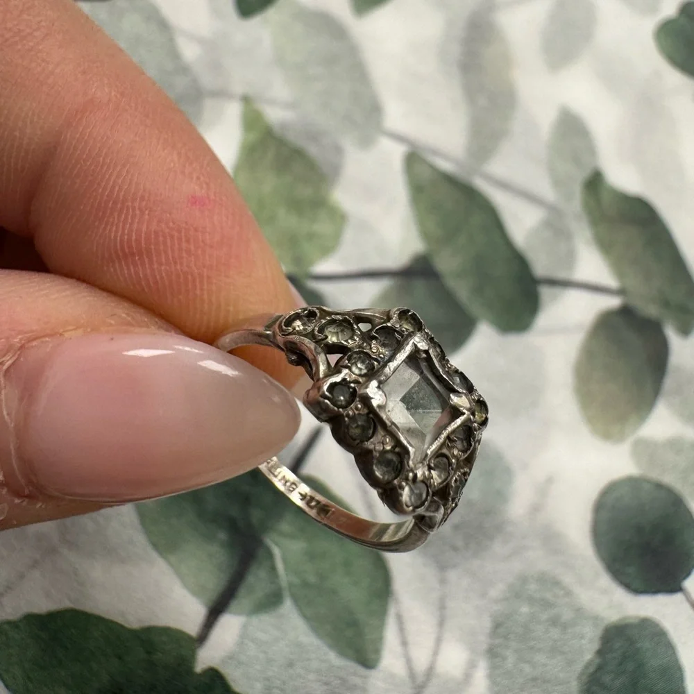 Elegant Antique Sterling Silver Ring with Clear Gemstones Size 6.75 2.3g